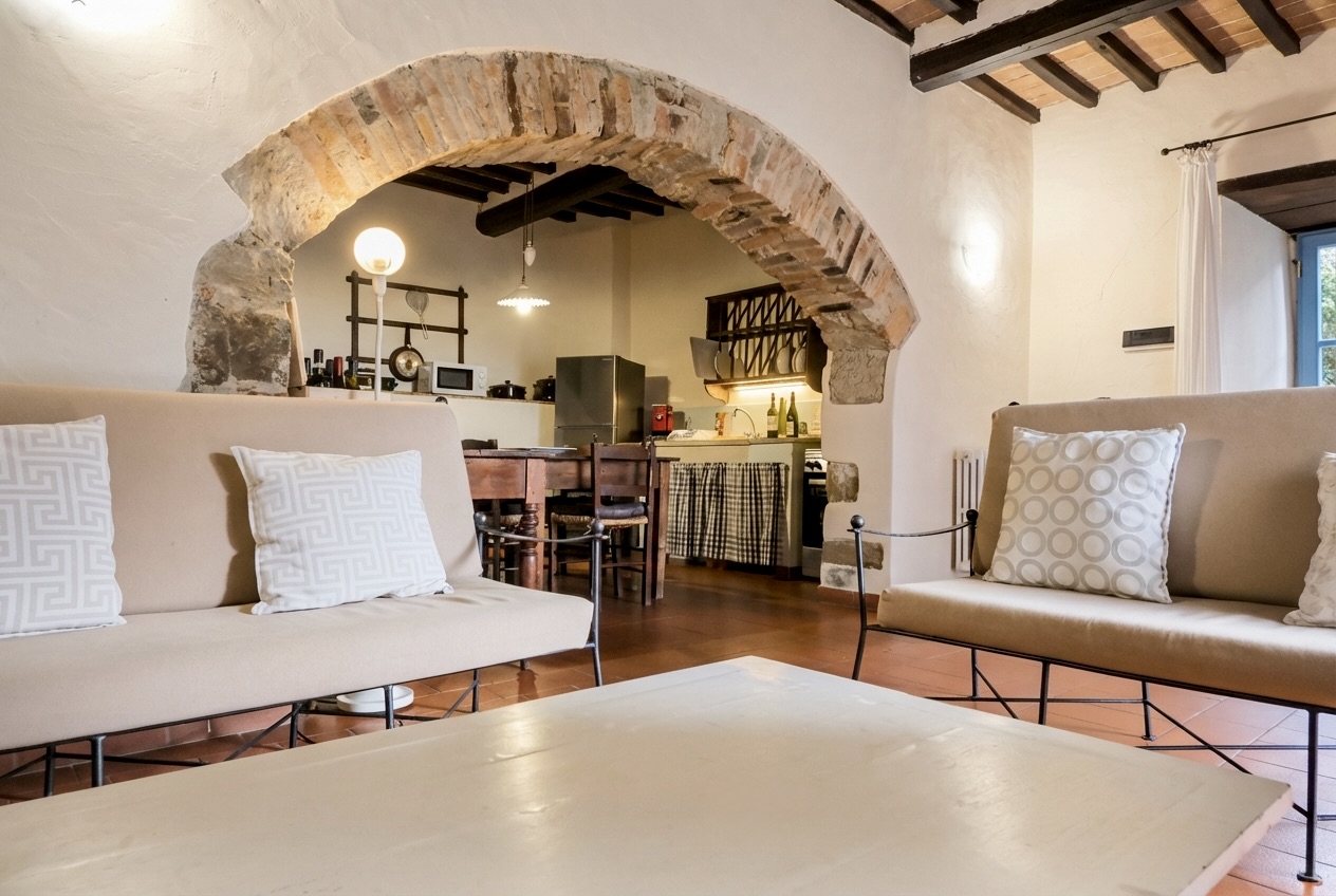 living room and kitchen boxwood